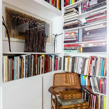 Veeve - Arty By Luxembourg Gardens Apartment Paris